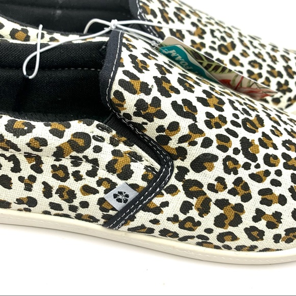 TOMMY BAHAMA UNISEX SLIP ON LEOPARD PRINT SNEAKERS - Picture 10 of 12
